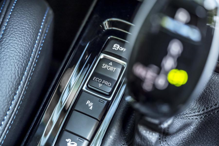 Детали интерьера BMW X1 xDrive25i M Sport (F48) 2019 года  (WW) (фото 111 из 112)